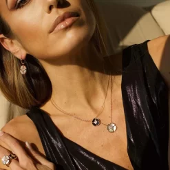 Collier Pétales Diamants Et Onyx 0.31 Ct Julia - KGCF-673R-ONYX -Hamilton Magasin ori collier petales diamants et onyx 0 31 ct julia kgcf 673r onyx 40123 54931