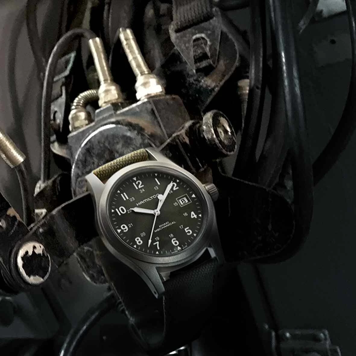 Hamilton Khaki Field Mechanical 38 Mm- H69439363 4 Hamilton Khaki Field Mechanical 38 Mm- H69439363 – Image 4